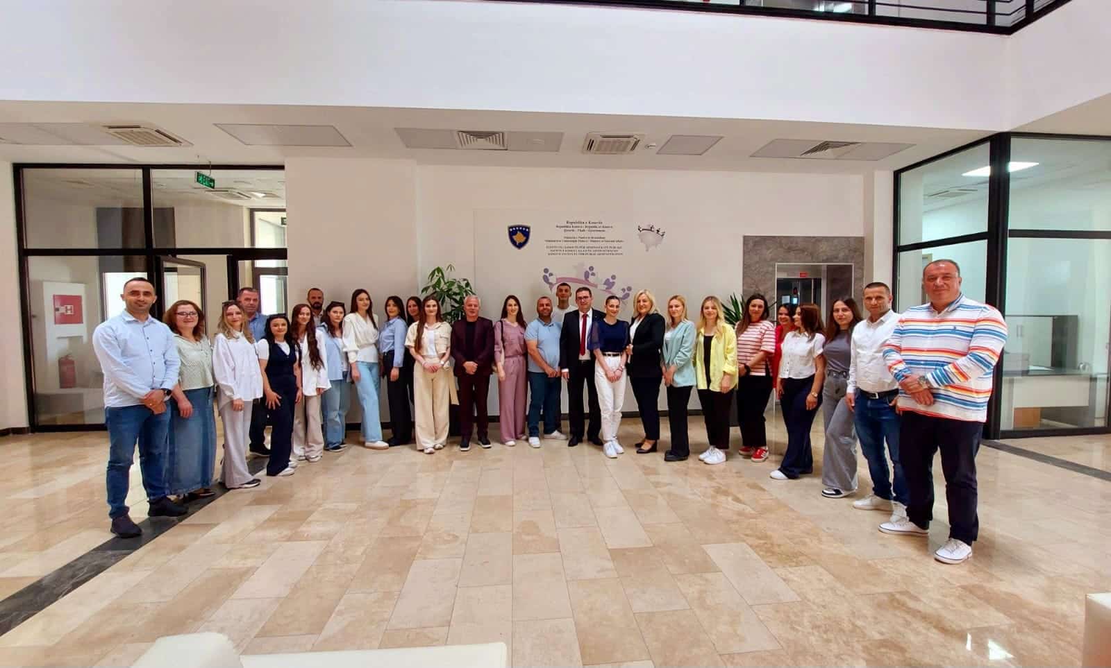 Vizita e studentëve të Universitetit të Tetovës në IKAP dhe diskutimi për bashkëpunim