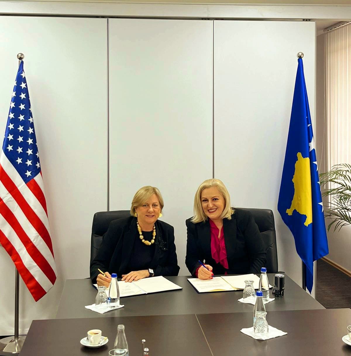 Memorandum bashkëpunimi ndërmjet IKAP dhe NDI